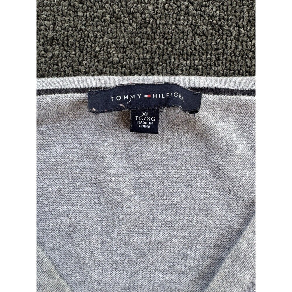 Tommy Hilfiger Women's Pink V-Neck Sweater Pullover‎ Size XL - Picture 2 of 4